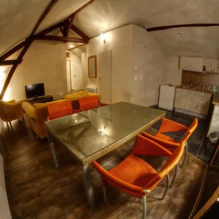 Apartment Kine Lounge Bazet